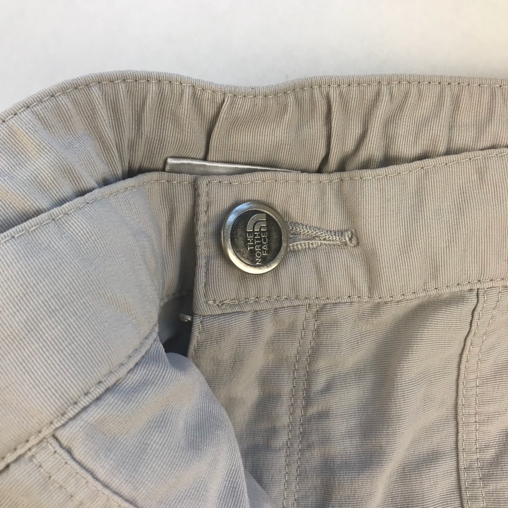 Sold The North Face Shorts Beige Medium - Picture 2 of 7